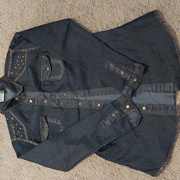 Brand New Button Down Long Sleeve Shirt - Picture 9 of 9